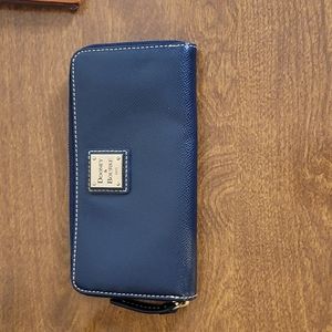 Dooney and Bourke wallet